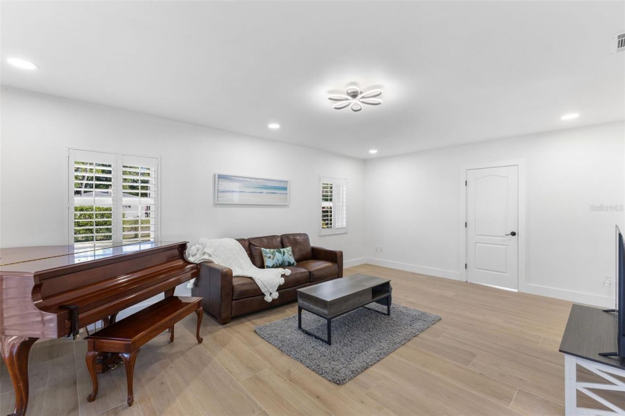 7100 Park Street S, Saint Petersburg, FL 33707 Photo