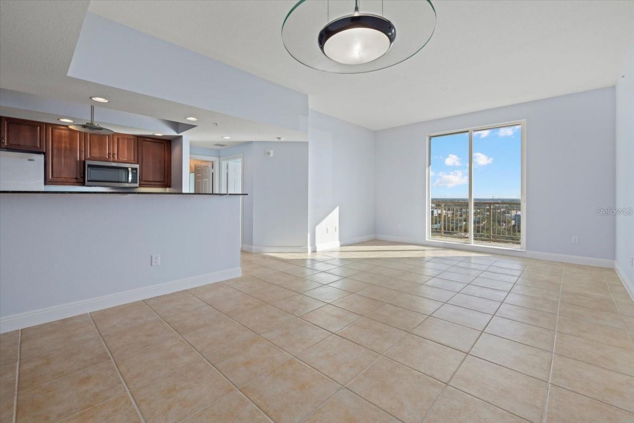 800 N Tamiami Trail, Unit 1502, Sarasota, FL 34236 Photo