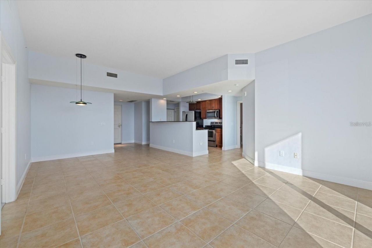 800 N Tamiami Trail, Unit 1502, Sarasota, FL 34236 Photo