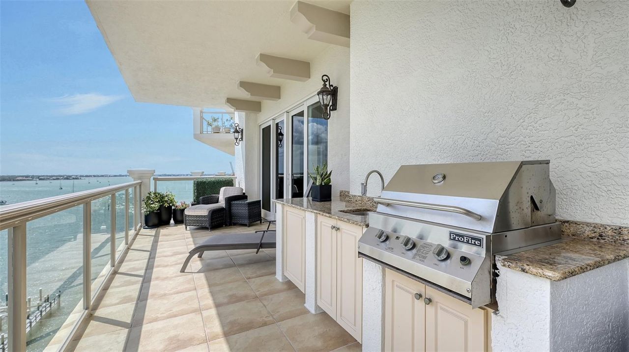 464 Golden Gate Point, Unit 702, Sarasota, FL 34236 Photo