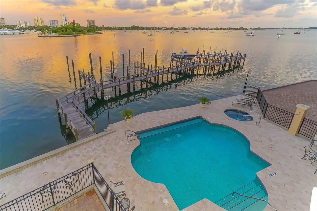 464 Golden Gate Point, Unit 702, Sarasota, FL 34236 Photo