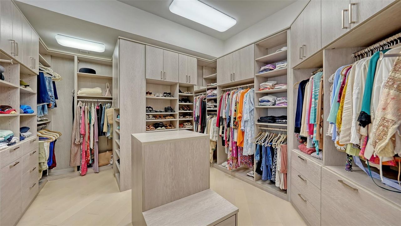 1241 Gulf Of Mexico Drive, Unit 803, Longboat Key, FL 34228 Photo