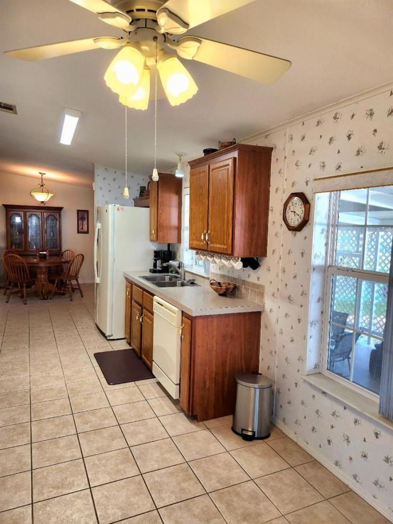 1706 Iowa Avenue, Bradenton, FL 34207 Photo