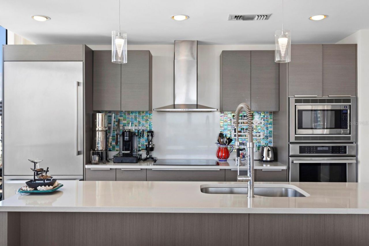 175 1st Street S, Unit 1603, Saint Petersburg, FL 33701 Photo