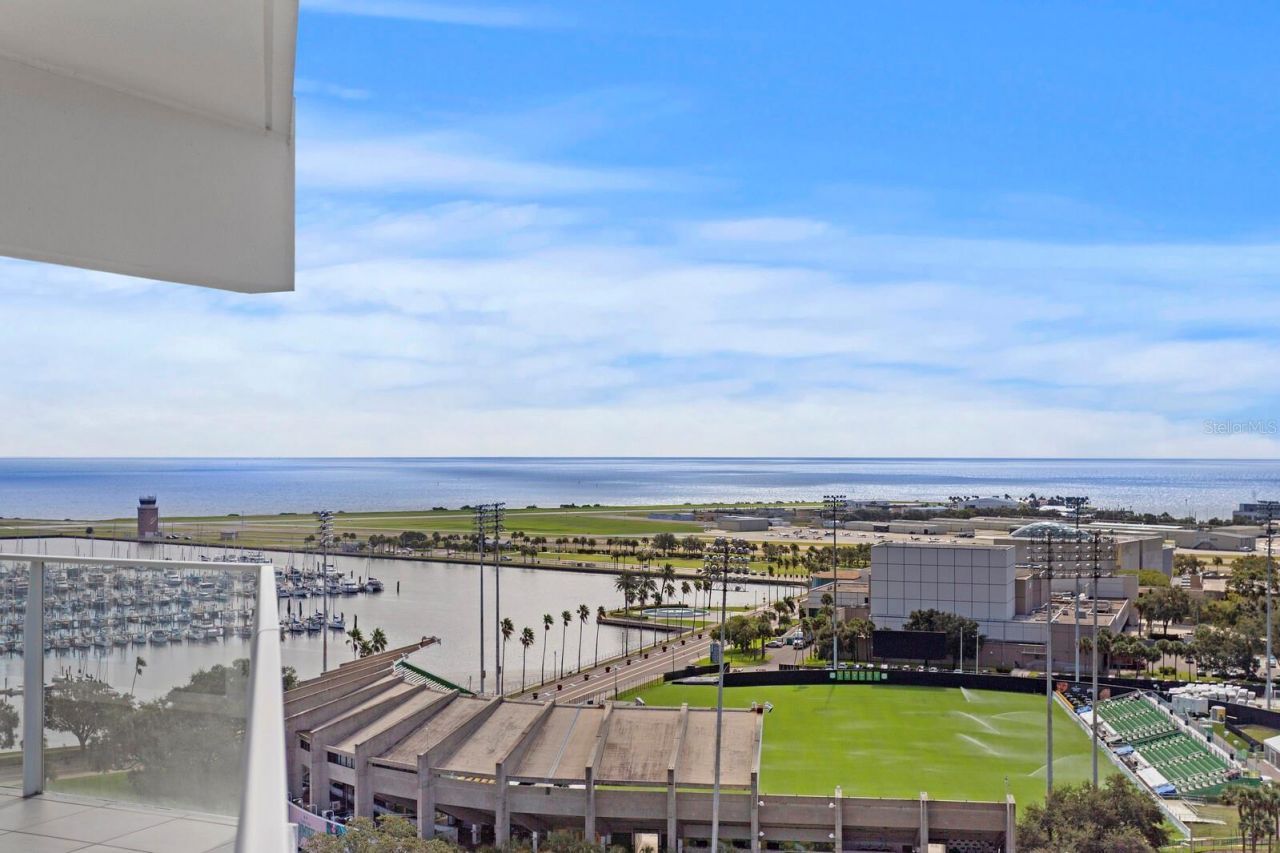 175 1st Street S, Unit 1603, Saint Petersburg, FL 33701 Photo