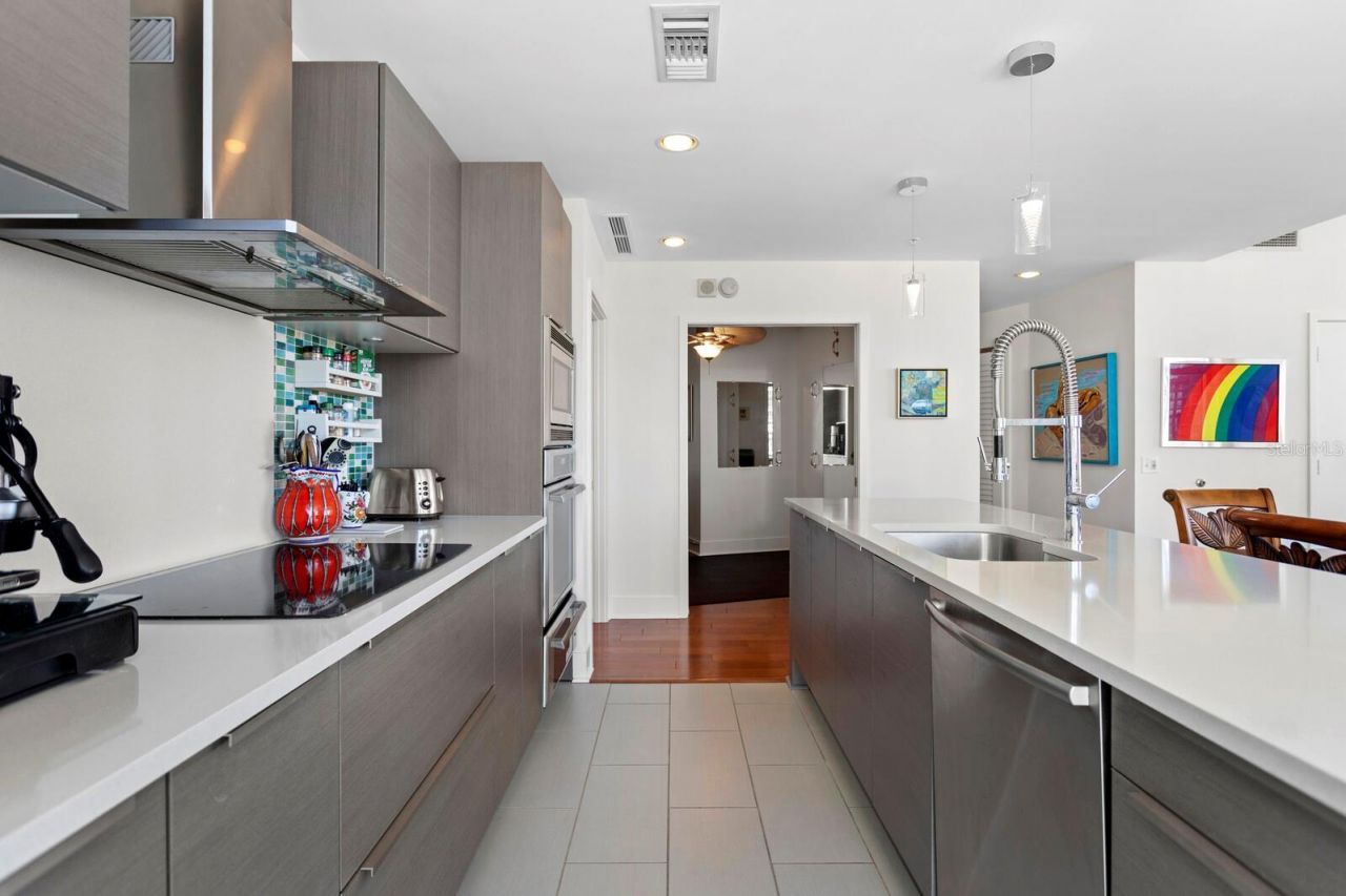 175 1st Street S, Unit 1603, Saint Petersburg, FL 33701 Photo