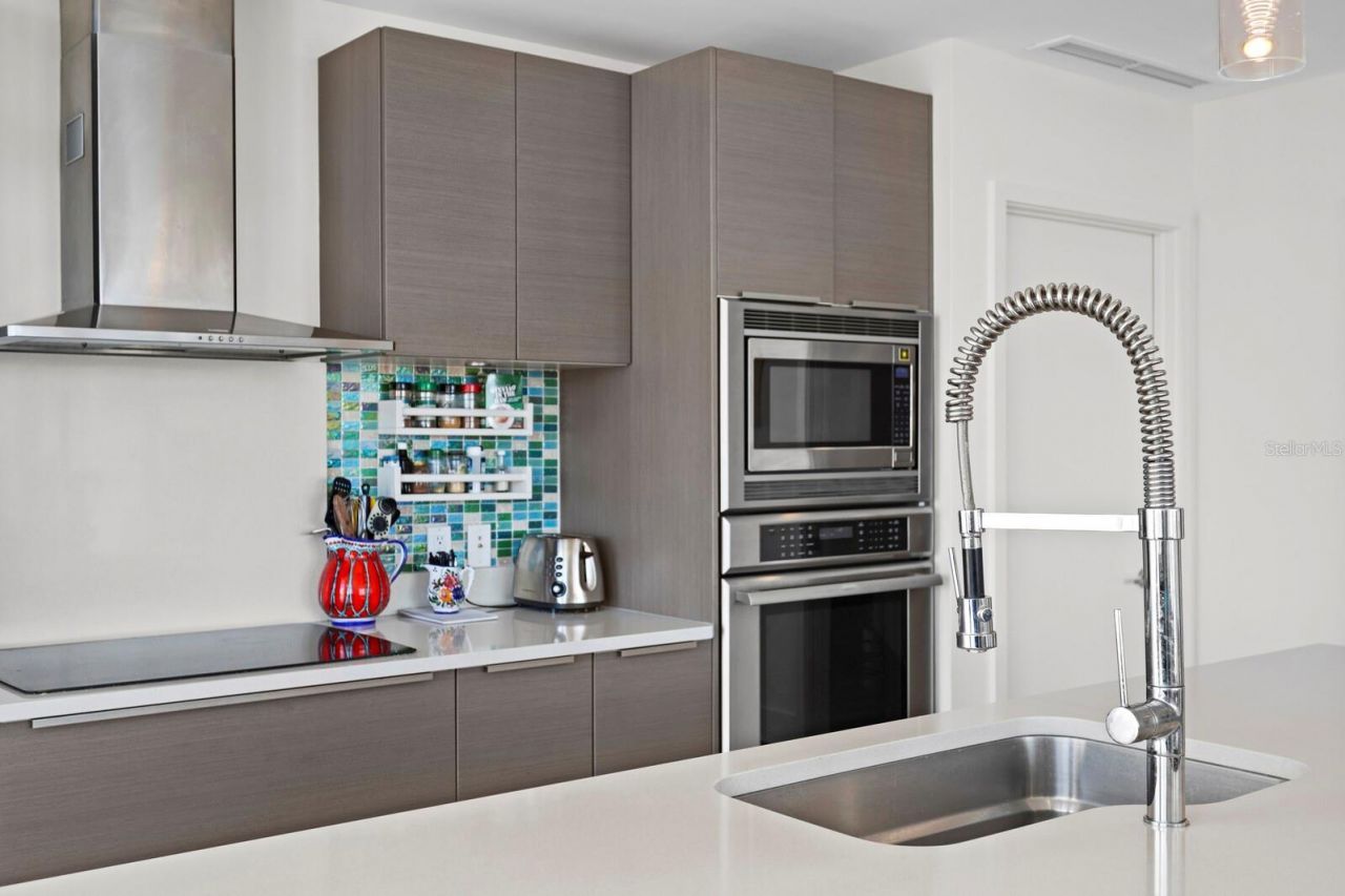 175 1st Street S, Unit 1603, Saint Petersburg, FL 33701 Photo