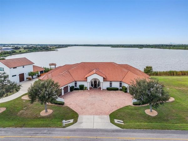 3215 GULF CITY ROAD, RUSKIN, FL 33570