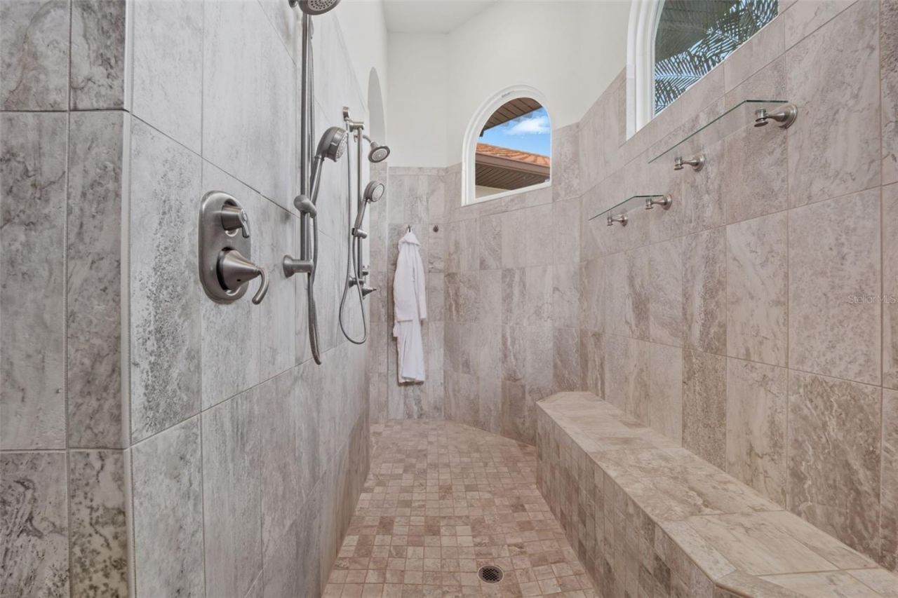 3215 Gulf City Road, Ruskin, FL 33570 Photo