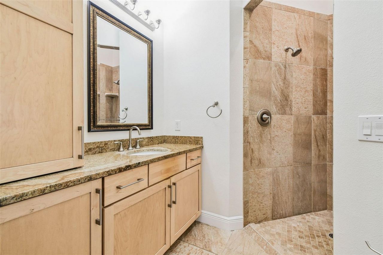 3215 Gulf City Road, Ruskin, FL 33570 Photo