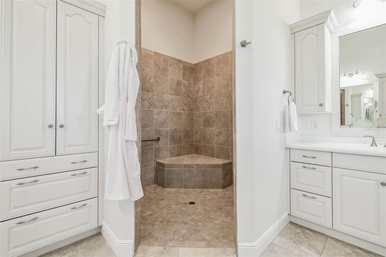 3215 Gulf City Road, Ruskin, FL 33570 Photo