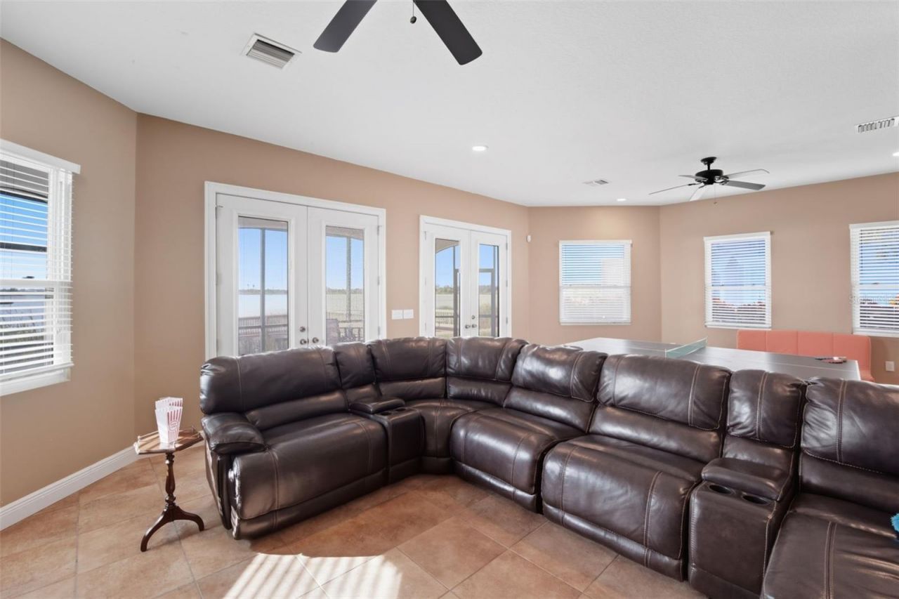 3215 Gulf City Road, Ruskin, FL 33570 Photo