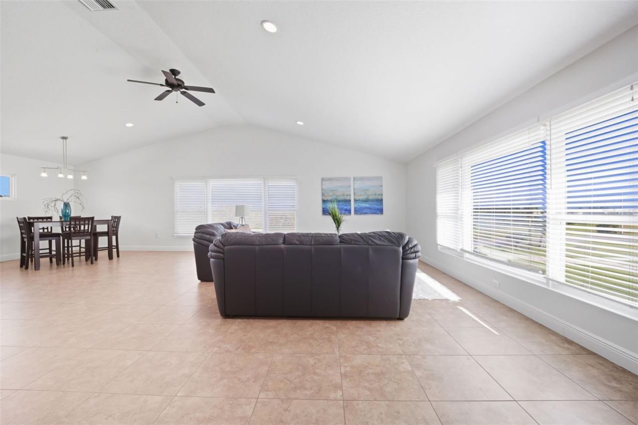 3215 Gulf City Road, Ruskin, FL 33570 Photo
