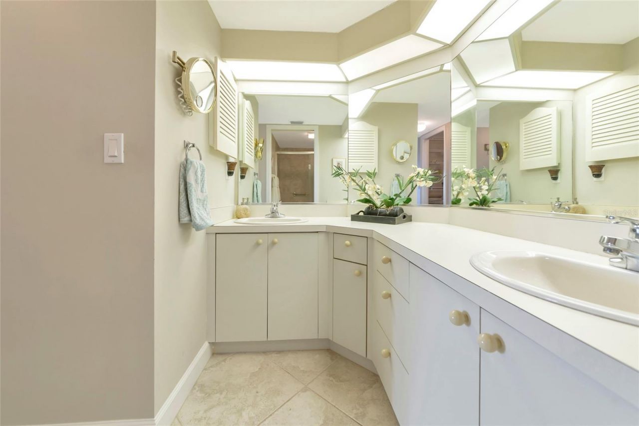 1145 Edgewater Circle, Unit 1145, Bradenton, FL 34209 Photo