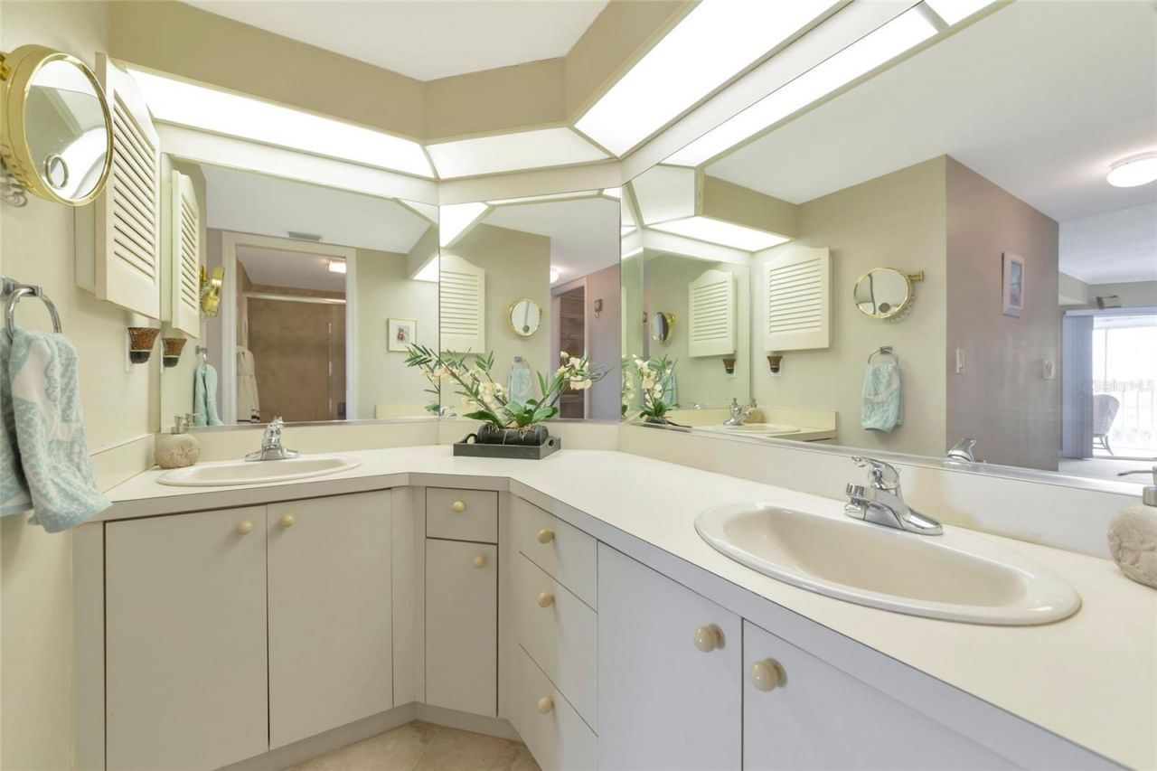 1145 Edgewater Circle, Unit 1145, Bradenton, FL 34209 Photo