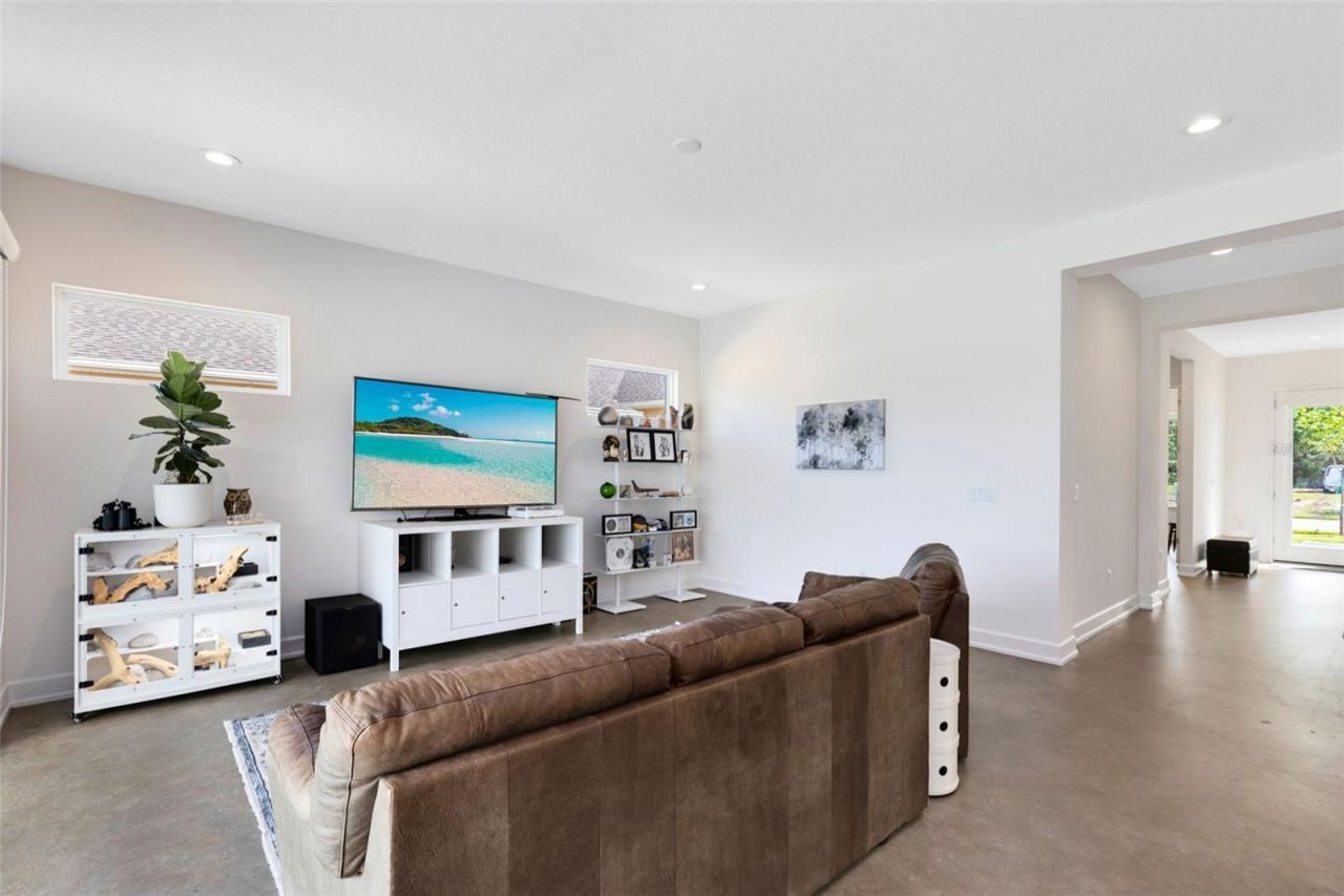 513 Mosaic Boulevard, Daytona Beach, FL 32124 Photo