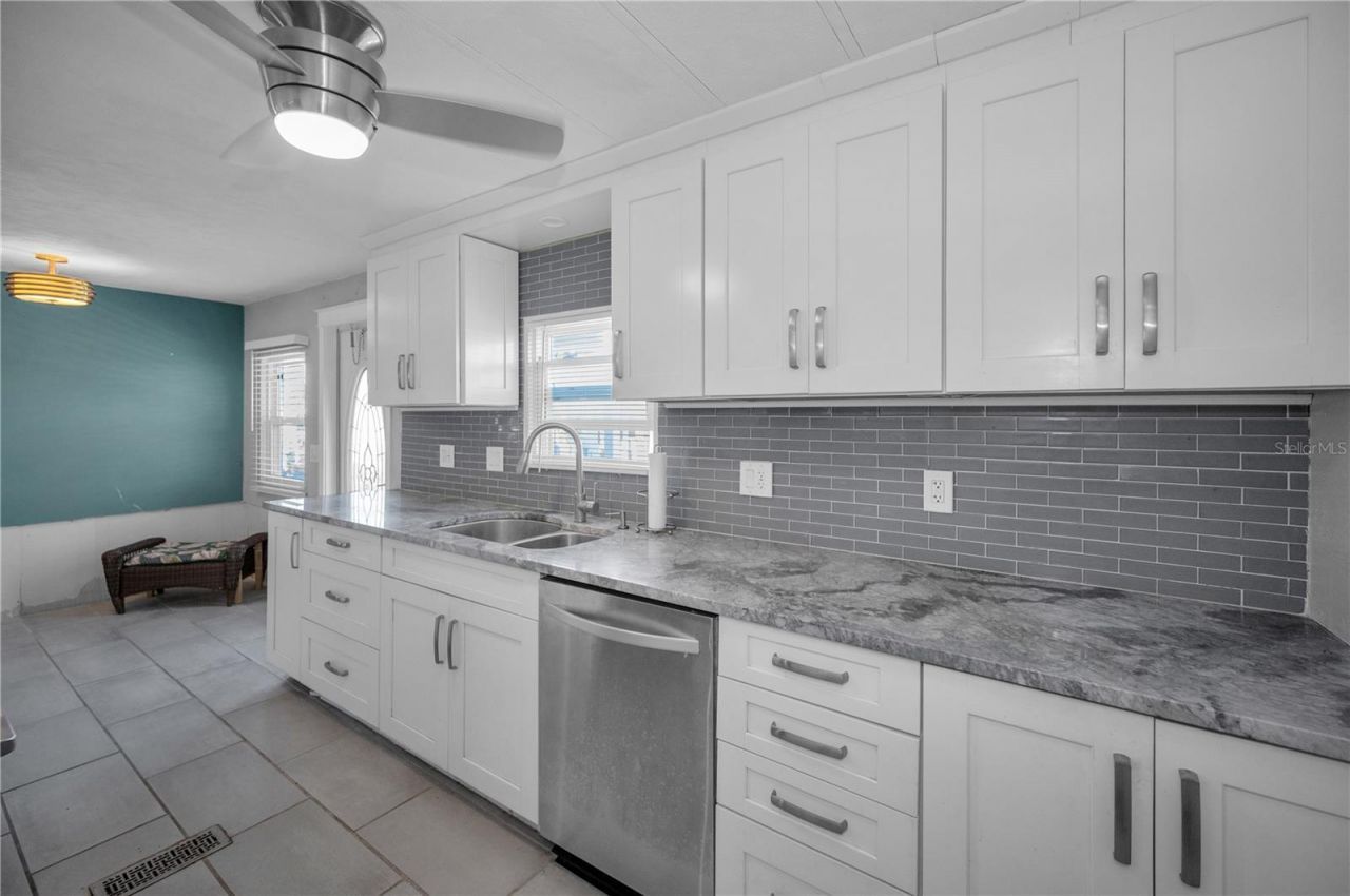4288 86th Way N, Unit 20, Saint Petersburg, FL 33709 Photo