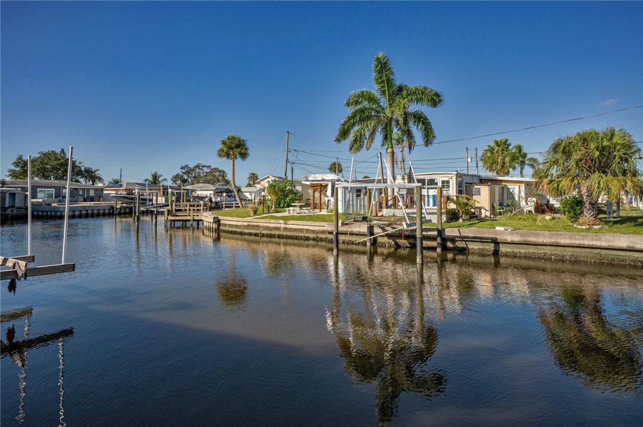 4288 86th Way N, Unit 20, Saint Petersburg, FL 33709 Photo