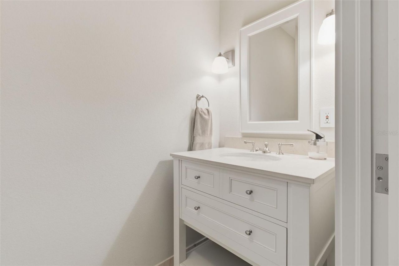 1241 Gulf Of Mexico Drive, Unit 109, Longboat Key, FL 34228 Photo