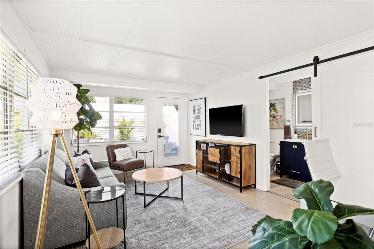 3488 40th Way N, Saint Petersburg, FL 33713 Photo