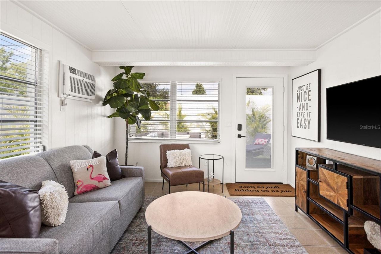 3488 40th Way N, Saint Petersburg, FL 33713 Photo