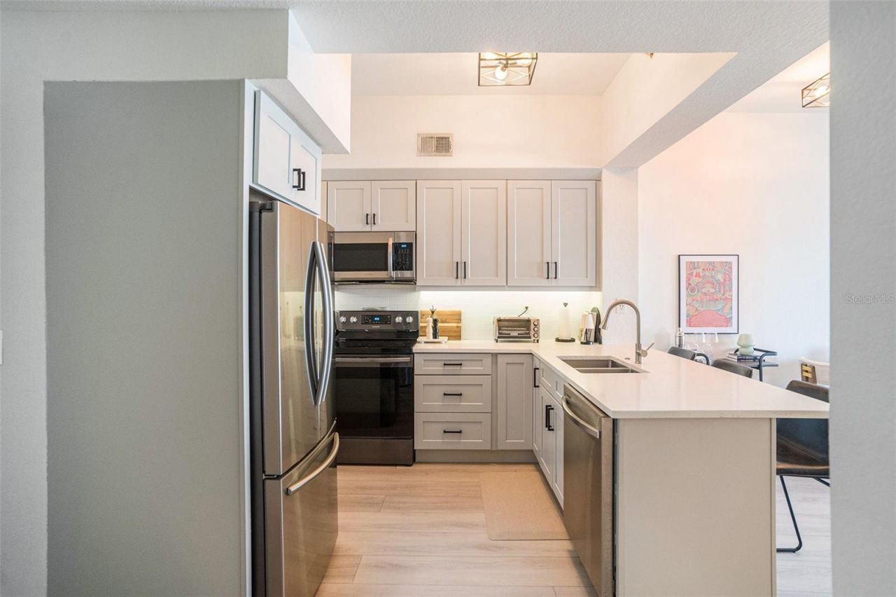 200 4th Avenue S, Unit 425, Saint Petersburg, FL 33701 Photo