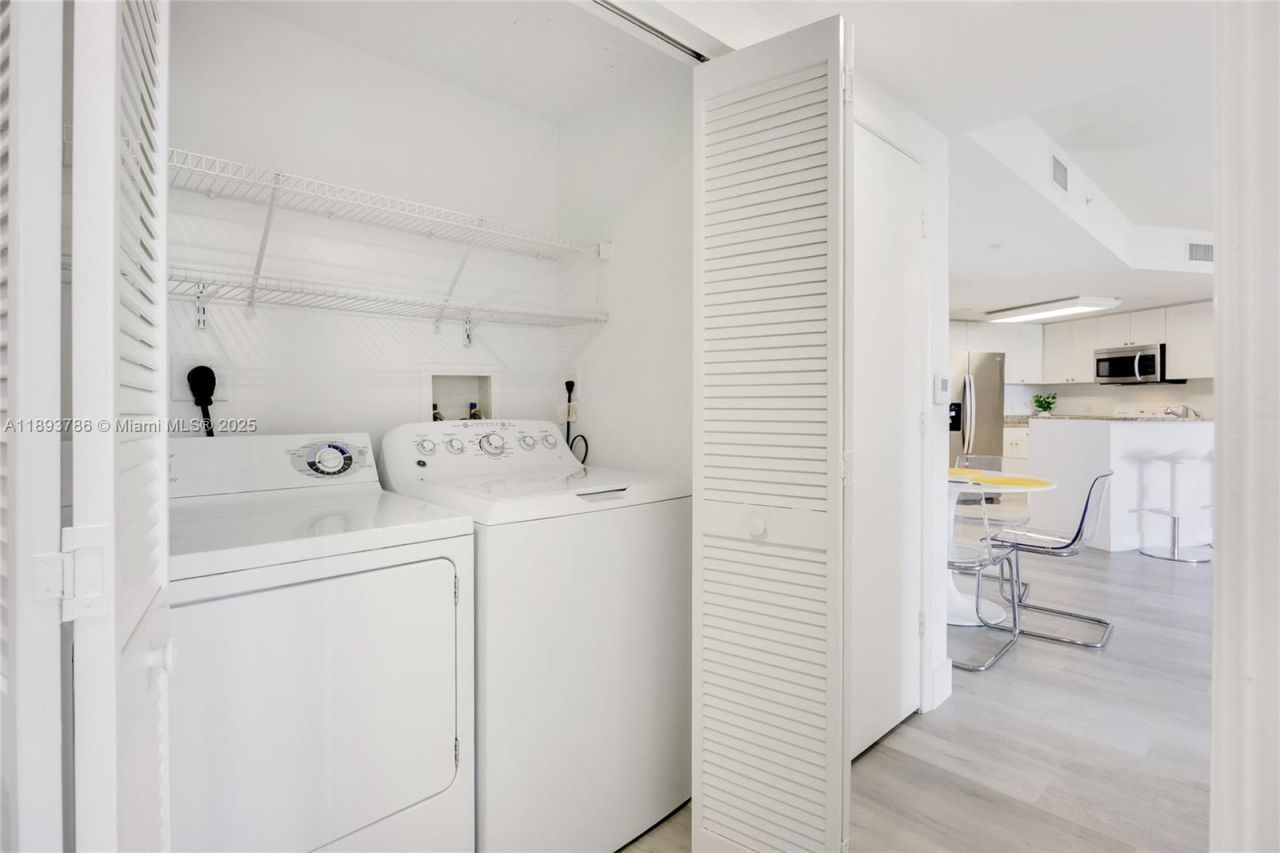 19501 W Country Club Dr, Unit 1111, Aventura, FL 33180 Photo