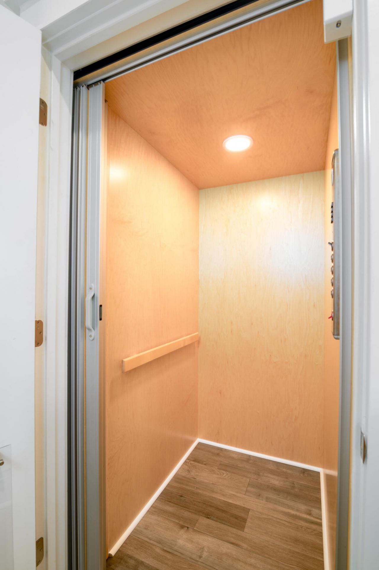 1646 Florentia Street Photo 12