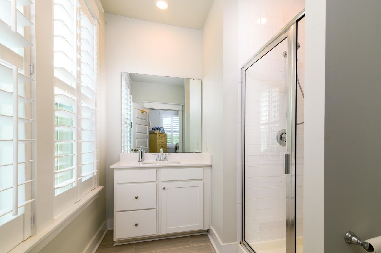 1646 Florentia Street Photo 22