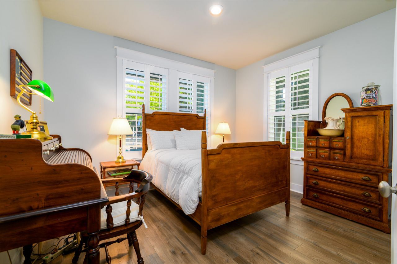 1646 Florentia Street Photo 24