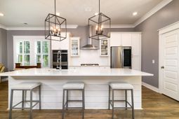 1646 Florentia Street photo 4