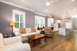 1646 Florentia Street photo 4