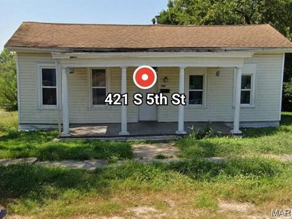 421 S 5th Street, Louisiana, MO 63353