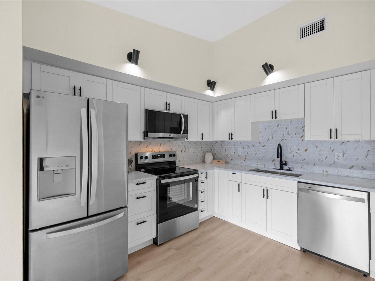 10005 88th Street, Seminole, FL 33777 Photo