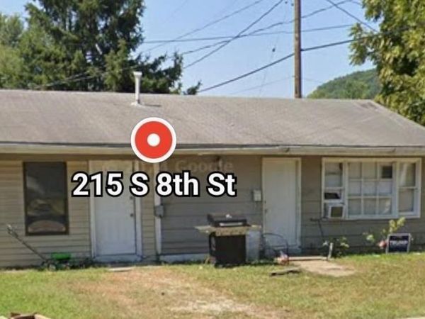 215 S 8th Street, Louisiana, MO 63353