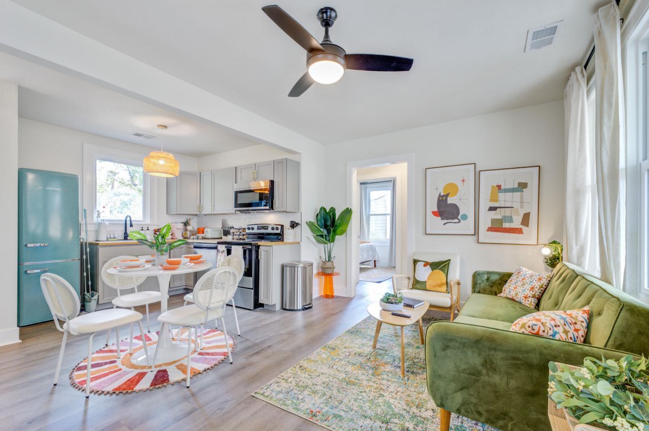 2655 S Allen Drive Photo 4