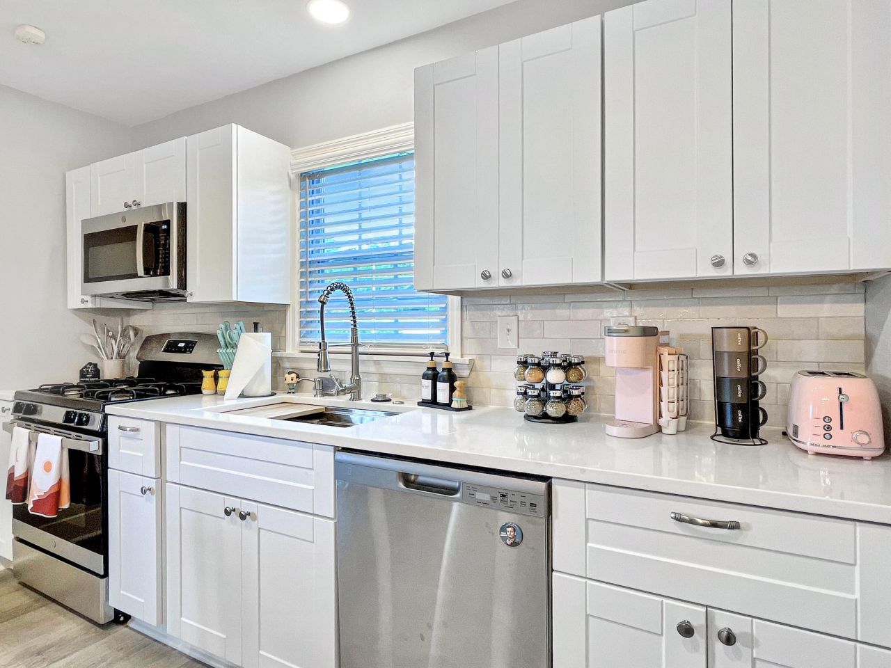 2257 Mott Avenue Photo 11