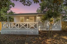 2257 Mott Avenue photo 4