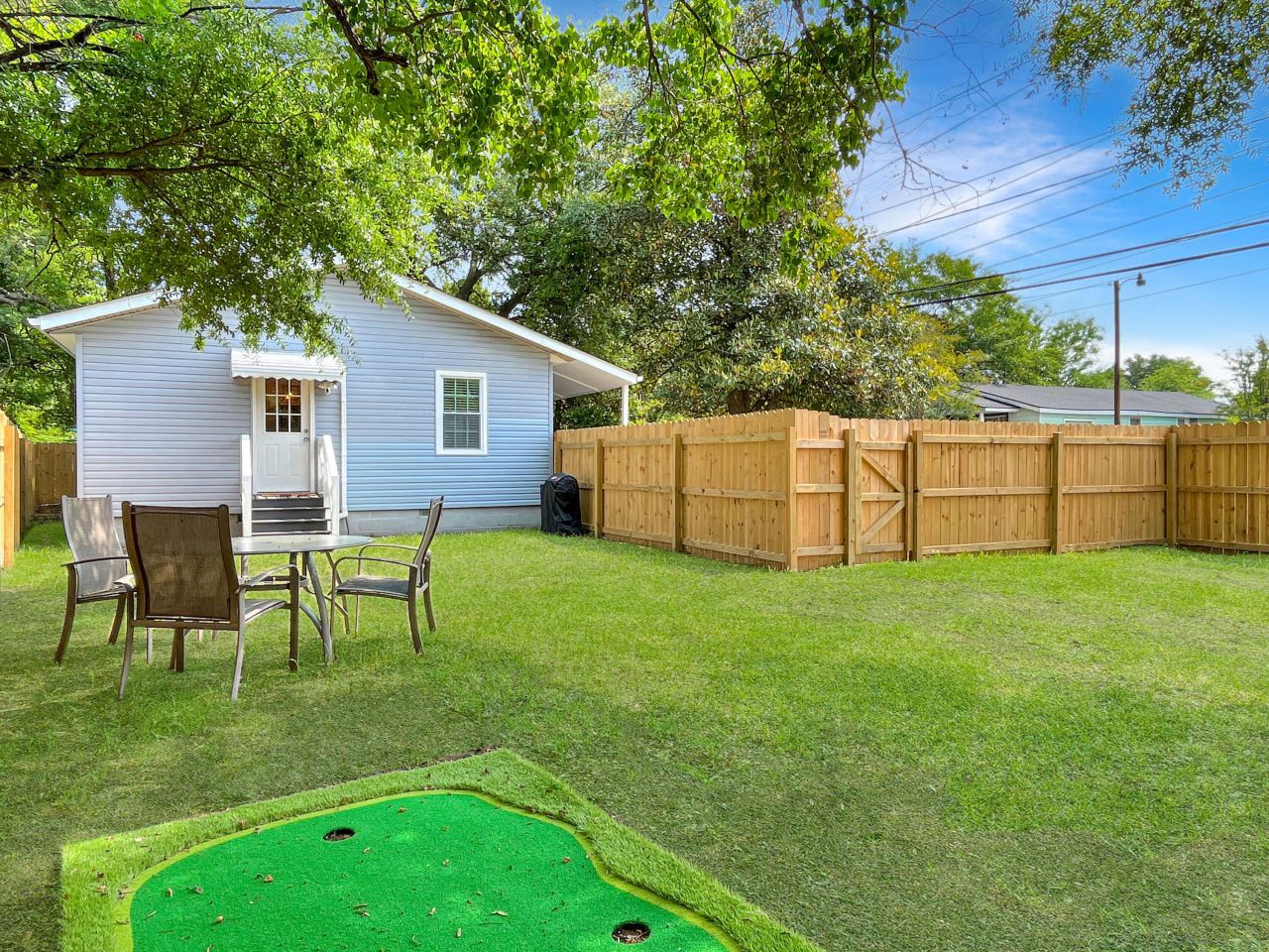 2257 Mott Avenue Photo 23