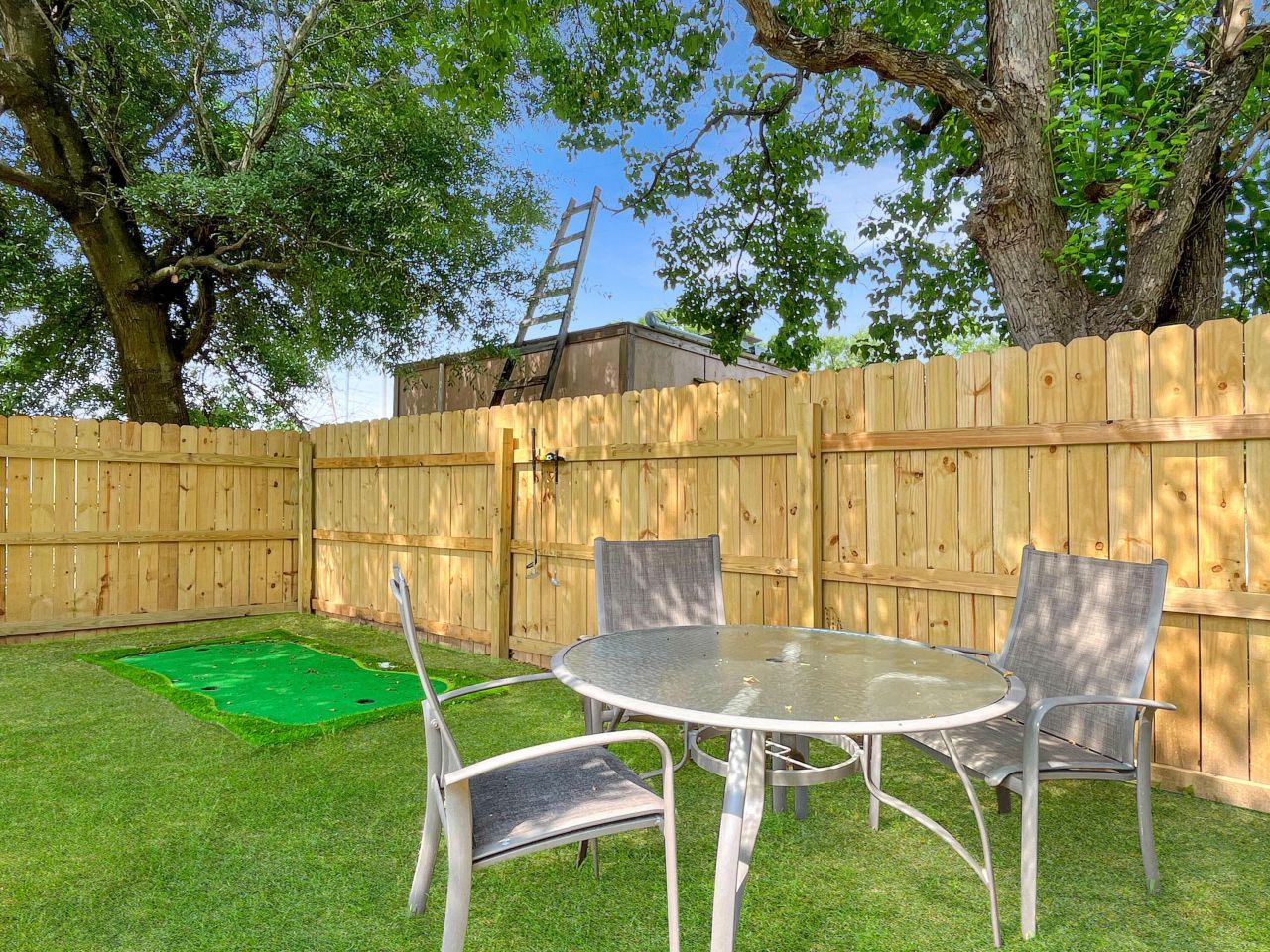 2257 Mott Avenue Photo 26