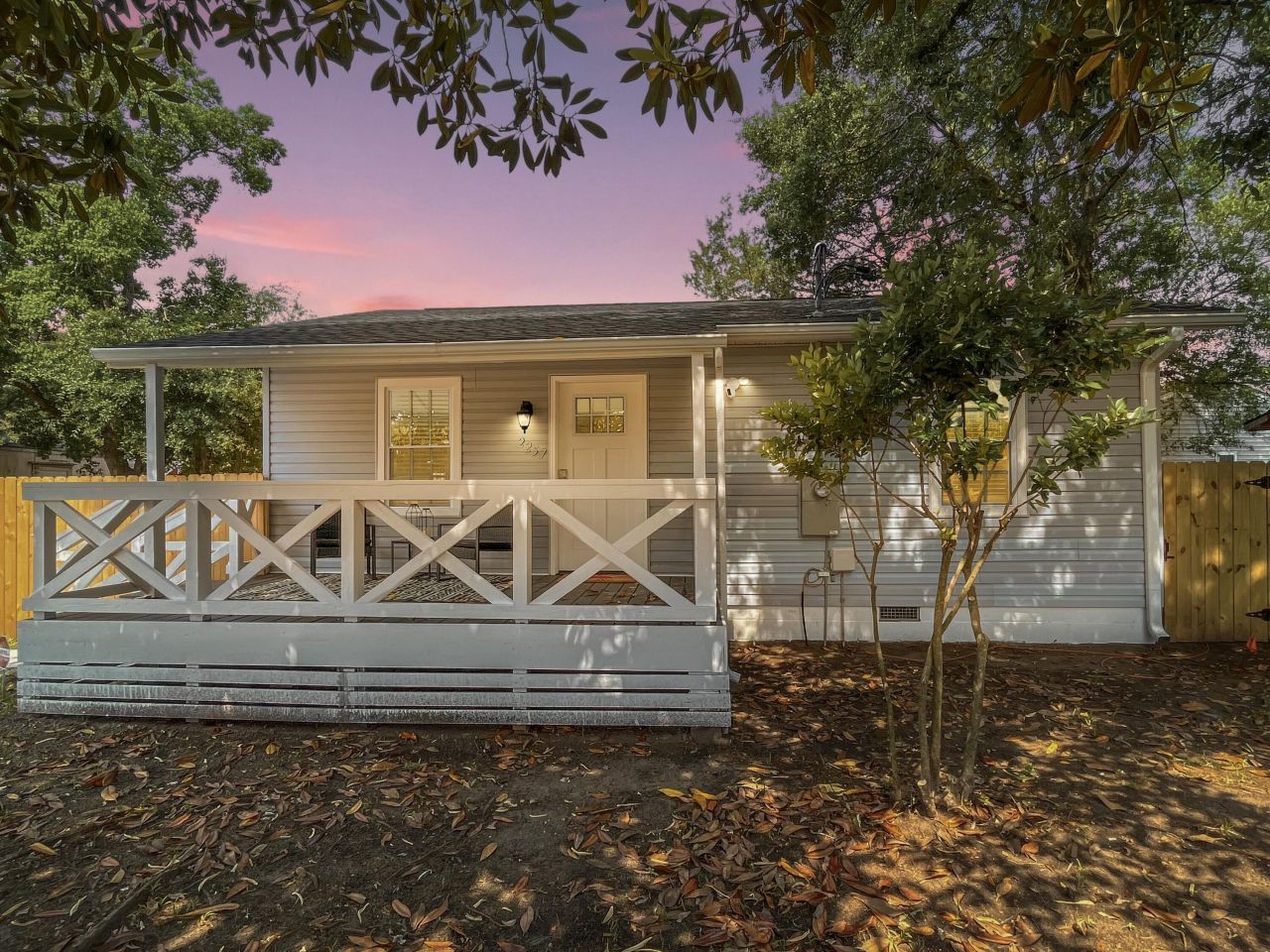 2257 Mott Avenue Photo 27