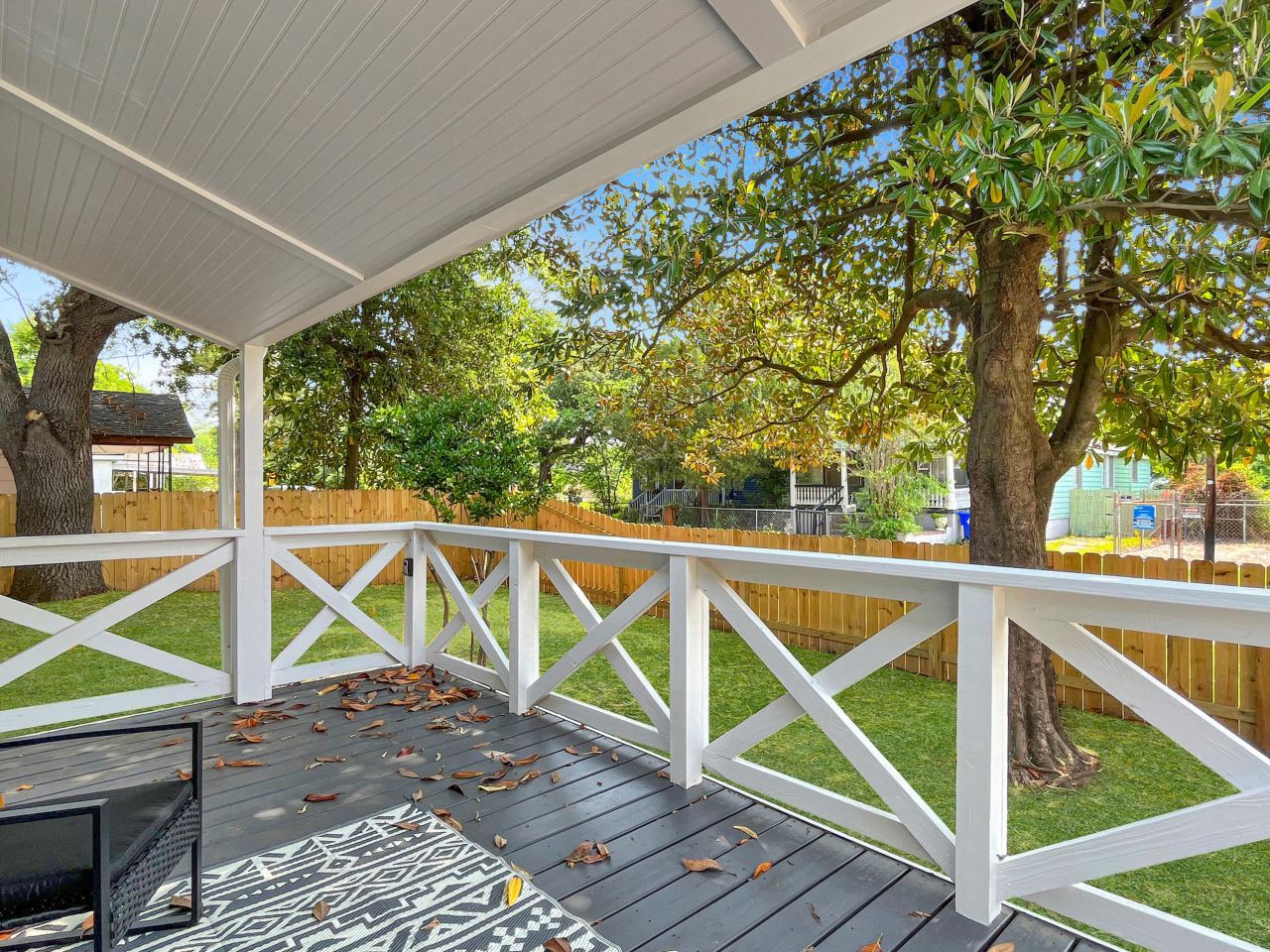 2257 Mott Avenue Photo 28