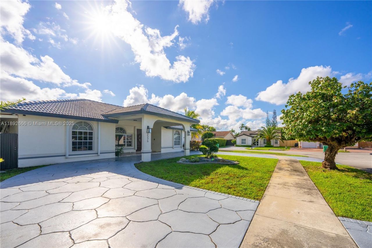 2275 SW 143rd Ct, Miami, FL 33175 Photo