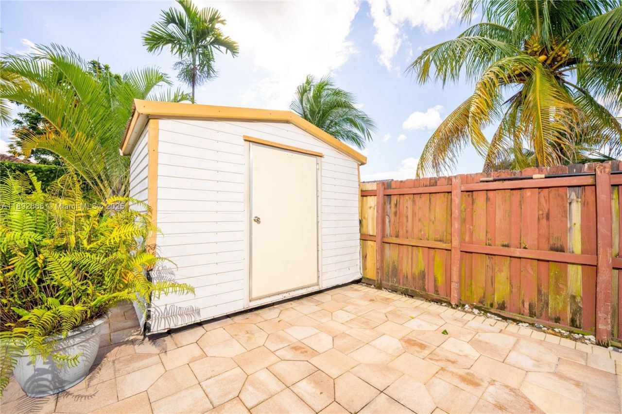 2275 SW 143rd Ct, Miami, FL 33175 Photo