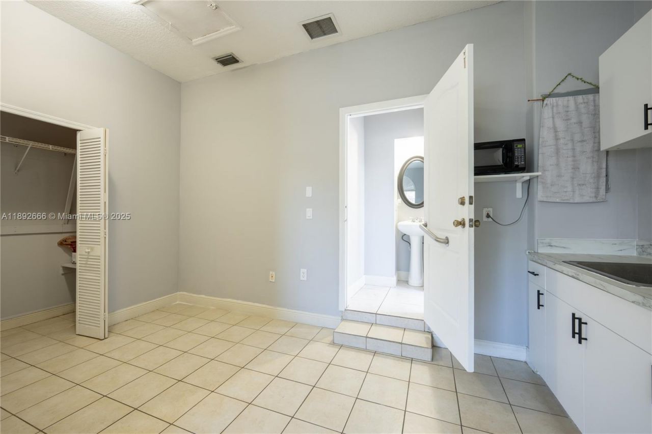 2275 SW 143rd Ct, Miami, FL 33175 Photo