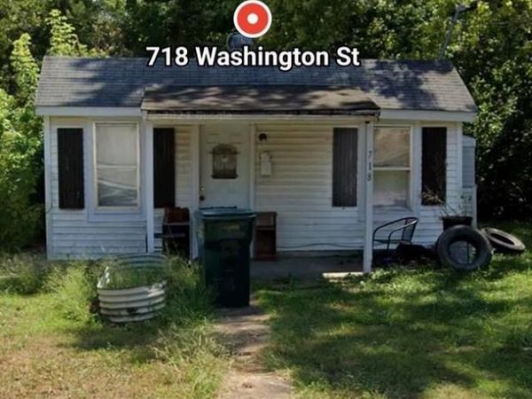 718 Washington Street, Louisiana, MO 63353