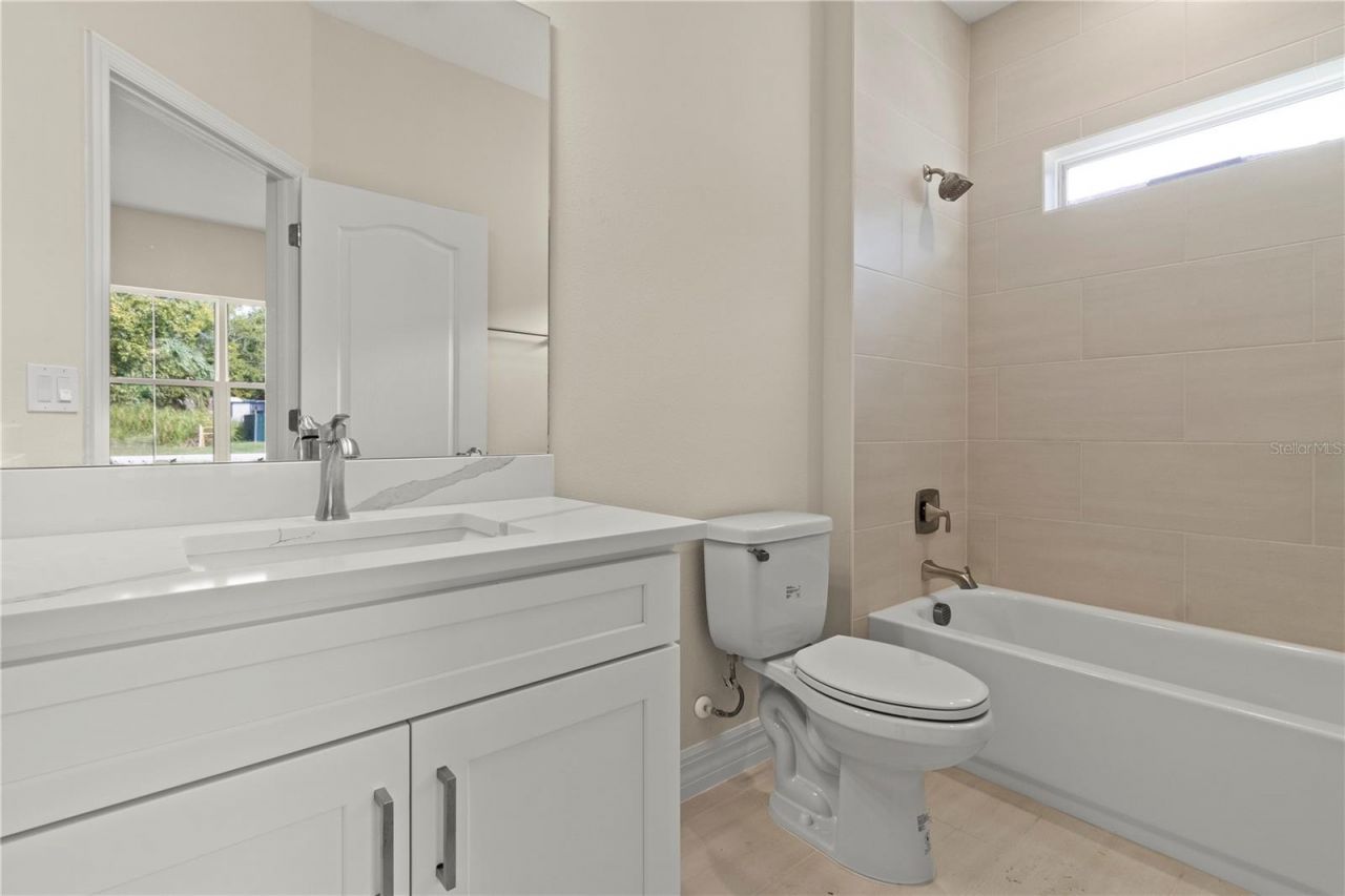947 Belle Oak Drive, Leesburg, FL 34748 Photo