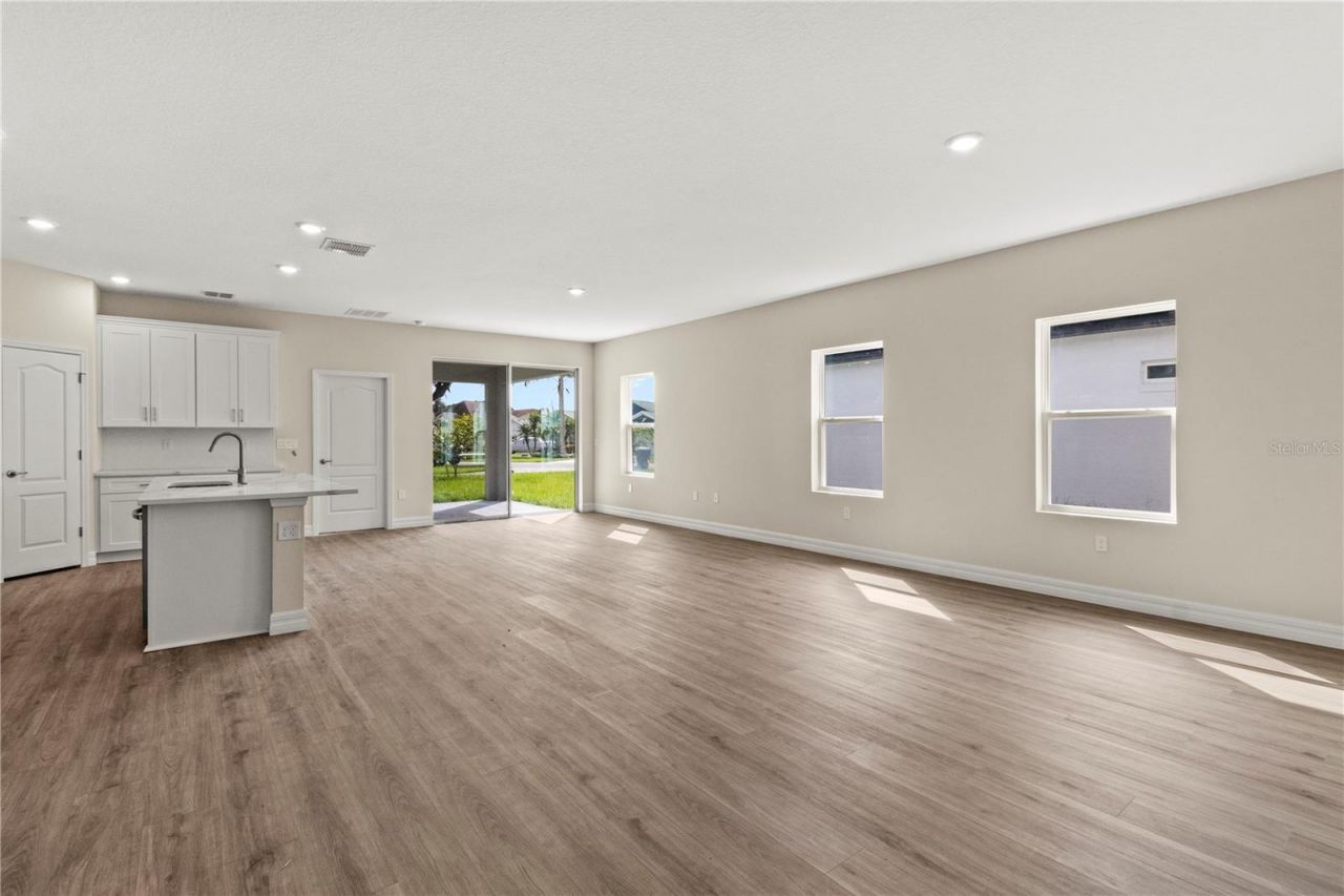 947 Belle Oak Drive, Leesburg, FL 34748 Photo