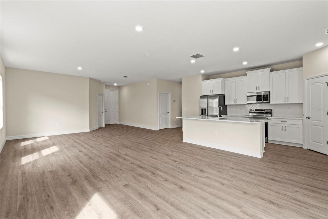 947 Belle Oak Drive, Leesburg, FL 34748 Photo