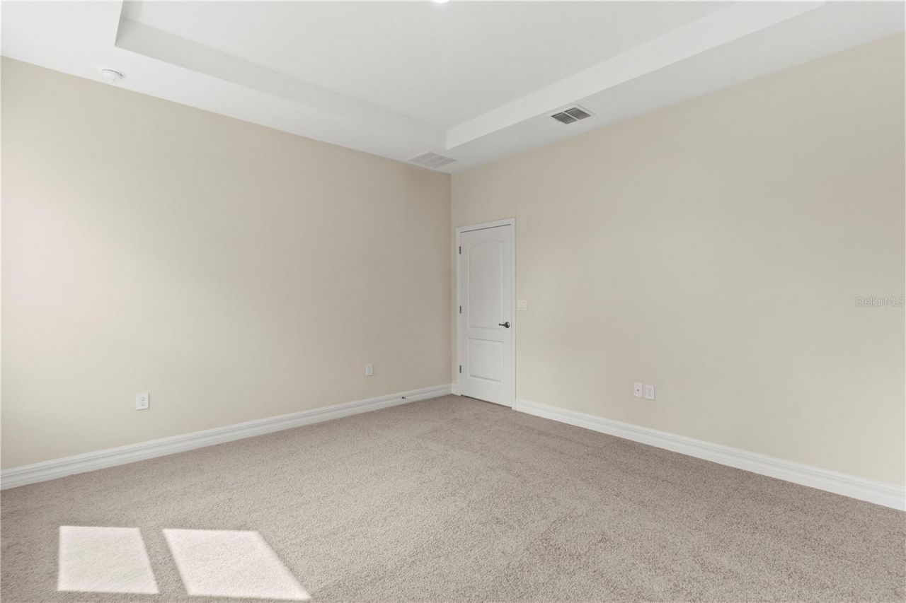 947 Belle Oak Drive, Leesburg, FL 34748 Photo